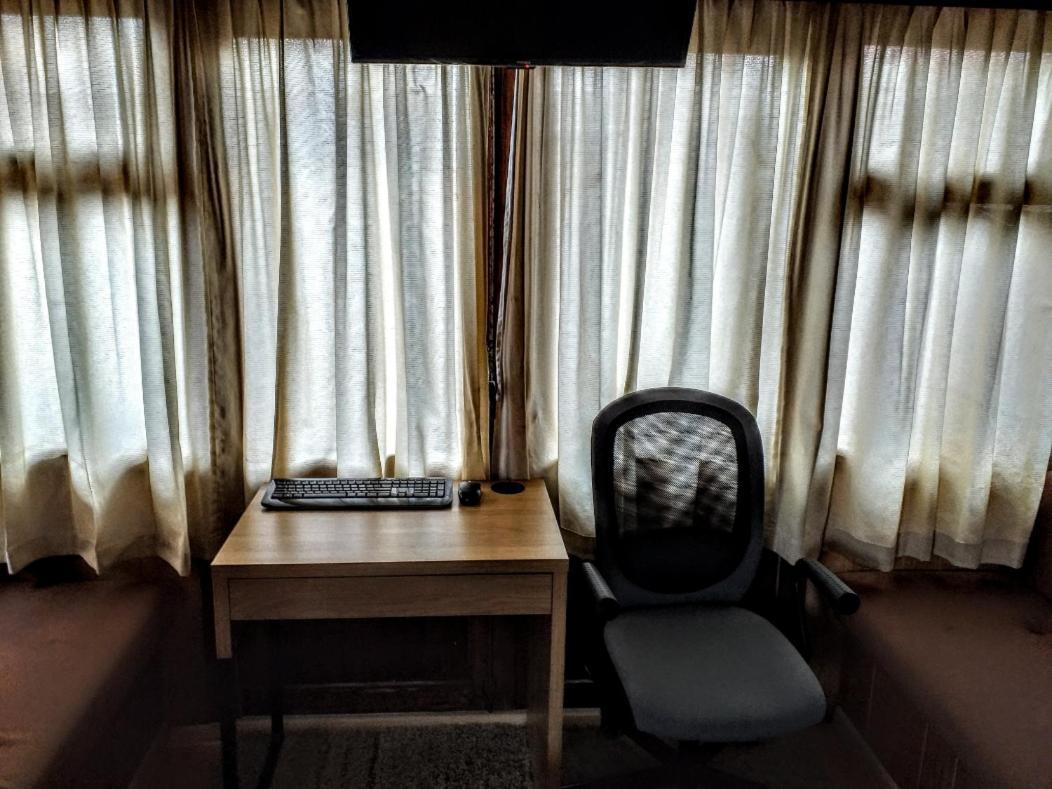 Two Rooms Rustic House - Self Check-In Boekarest Buitenkant foto