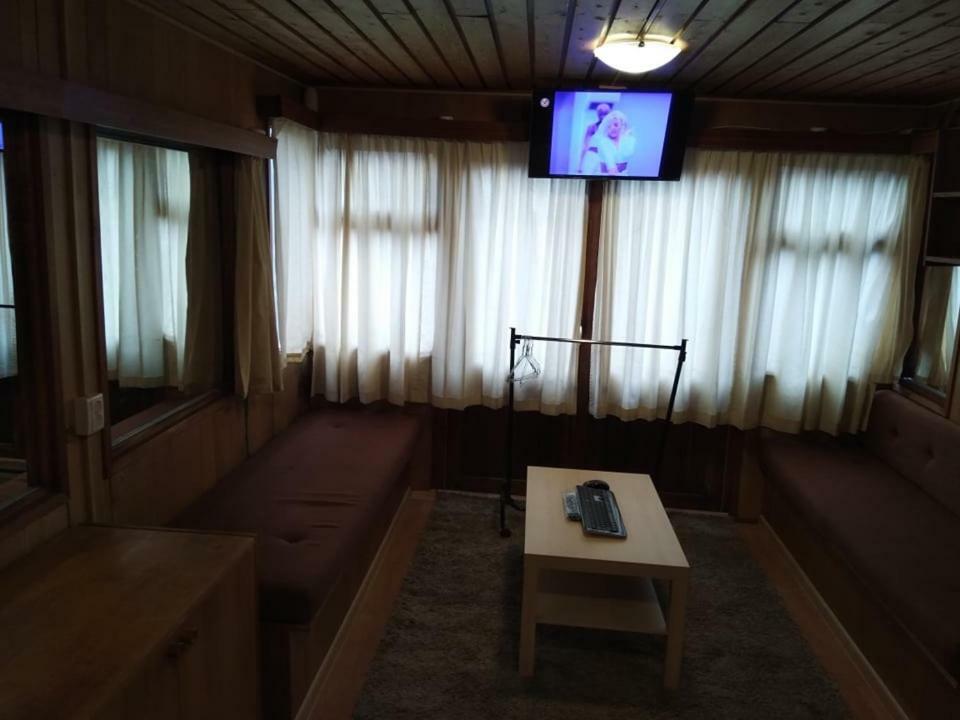 Two Rooms Rustic House - Self Check-In Boekarest Buitenkant foto